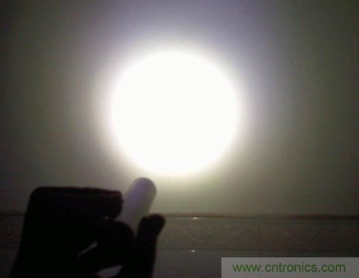 高亮LED手電筒超簡DIY:原理圖+全過程