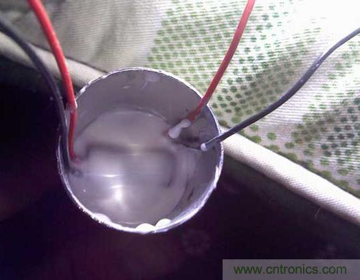 高亮LED手電筒超簡DIY:原理圖+全過程