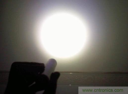 高亮LED手電筒超簡DIY:原理圖+全過程