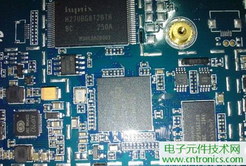 不怕摔的電紙書！一款柔性屏電子書閱讀器拆解