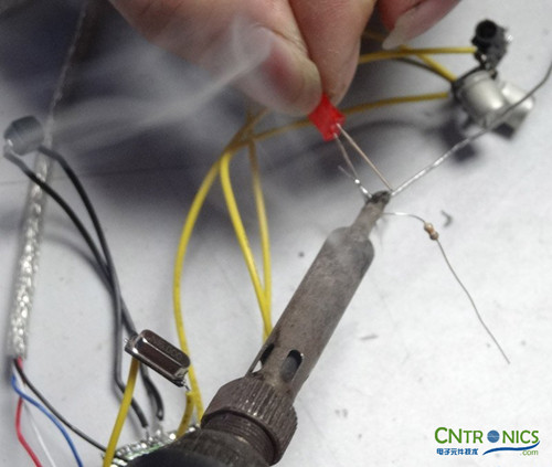 達人創(chuàng)意DIY:無線2.4G音頻收發(fā)器