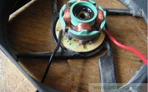 創(chuàng)意DIY！迷你風(fēng)力發(fā)電機(jī)！