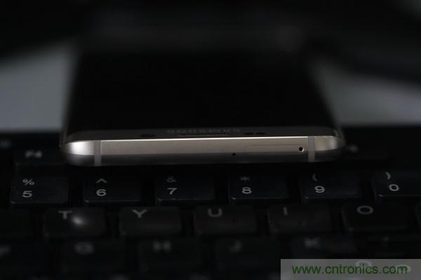 三星S6 Edge+拆解：比S6 Edge加在哪里？