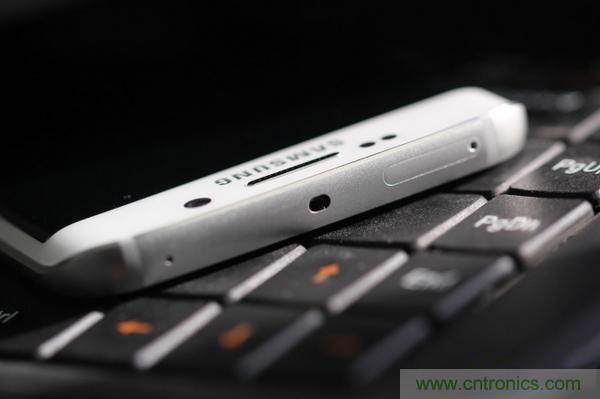 三星S6 Edge+拆解：比S6 Edge加在哪里？