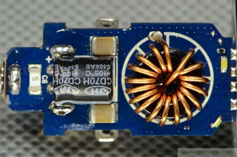 小米車(chē)載充電器拆解評(píng)測(cè)：49元能讓這枚&ldquo;子彈&rdquo;飛多遠(yuǎn)？