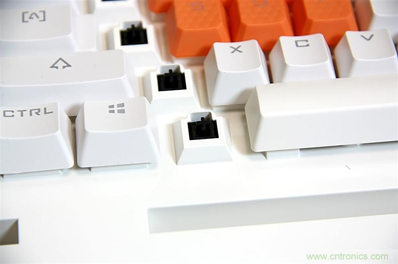 曾經(jīng)的網(wǎng)吧統(tǒng)治者&mdash;雙飛燕血手幽靈機(jī)械鍵盤，真世界最快？