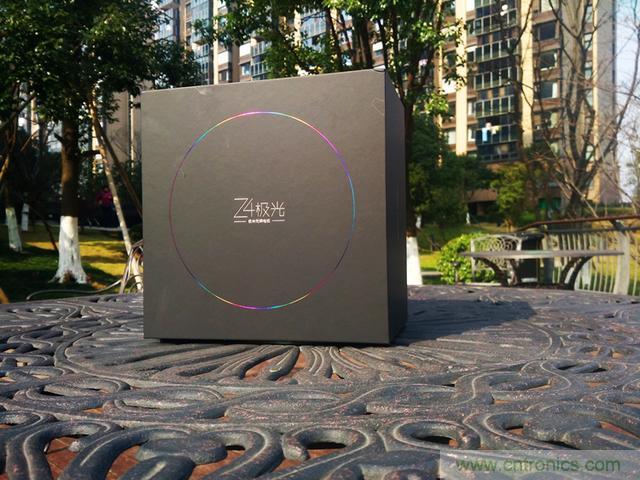 無屏電視時代已然來臨，客廳你做好準(zhǔn)備了嗎？