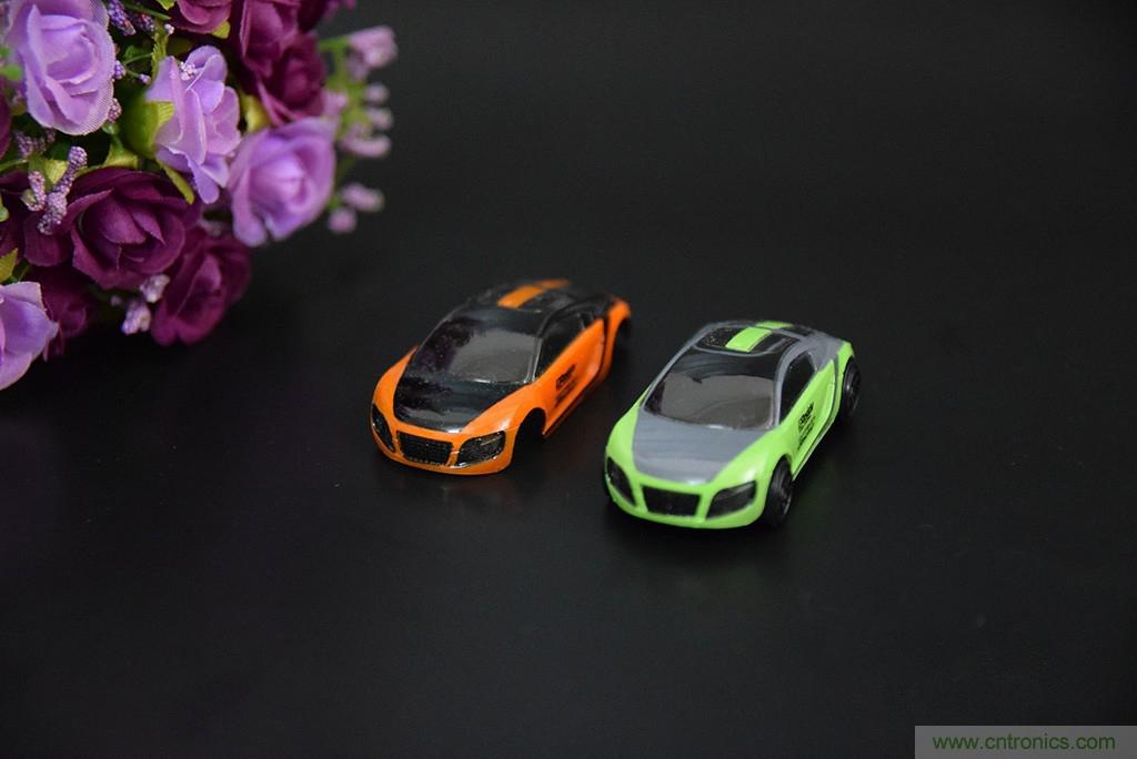 虛擬與現(xiàn)實相結(jié)合的飛車游戲，讓你體驗速度與激情的碰撞！