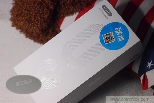 路由器也跟風(fēng)玩分體設(shè)計(jì)，你咋不上天呢？