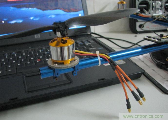 無人機 DIY 制作全過程，酷得不要不要的！