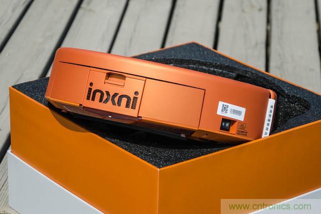 智能導(dǎo)航掃地機(jī)器人，以內(nèi)更靠譜！