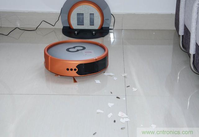 智能導(dǎo)航掃地機(jī)器人，以內(nèi)更靠譜！