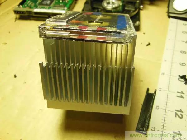 廢舊收音機(jī)如何變身成酷炫機(jī)器人？