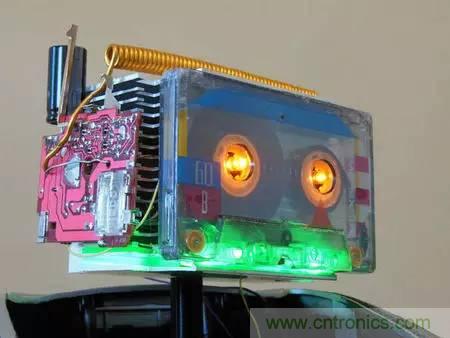 廢舊收音機(jī)如何變身成酷炫機(jī)器人？