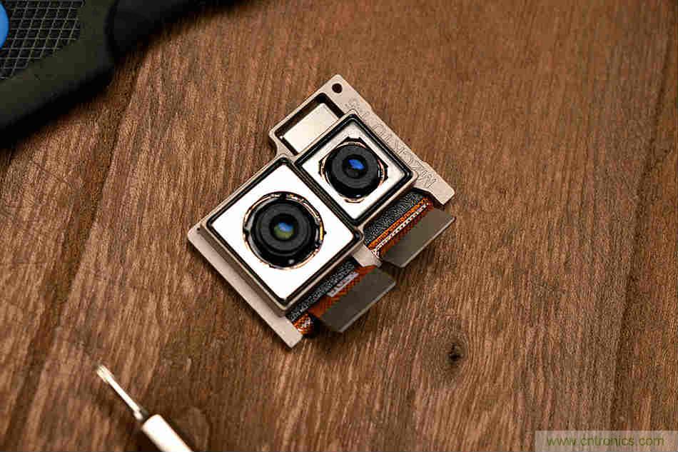 拆解魅族15 Plus：玩轉(zhuǎn)了新概念，但其工藝究竟如何？