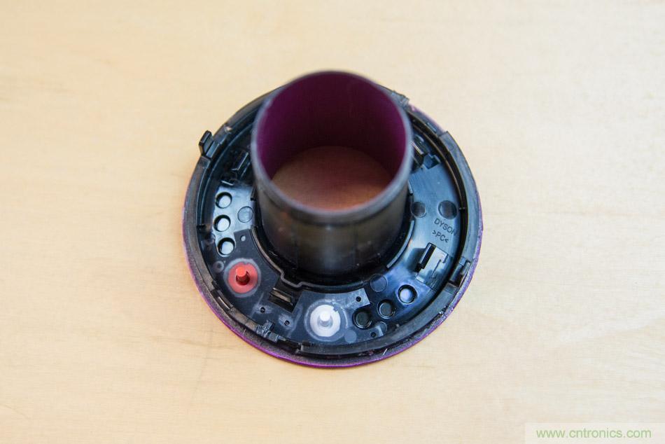 拆解戴森吹風(fēng)機(jī)：近三千元的價(jià)格貴在哪？