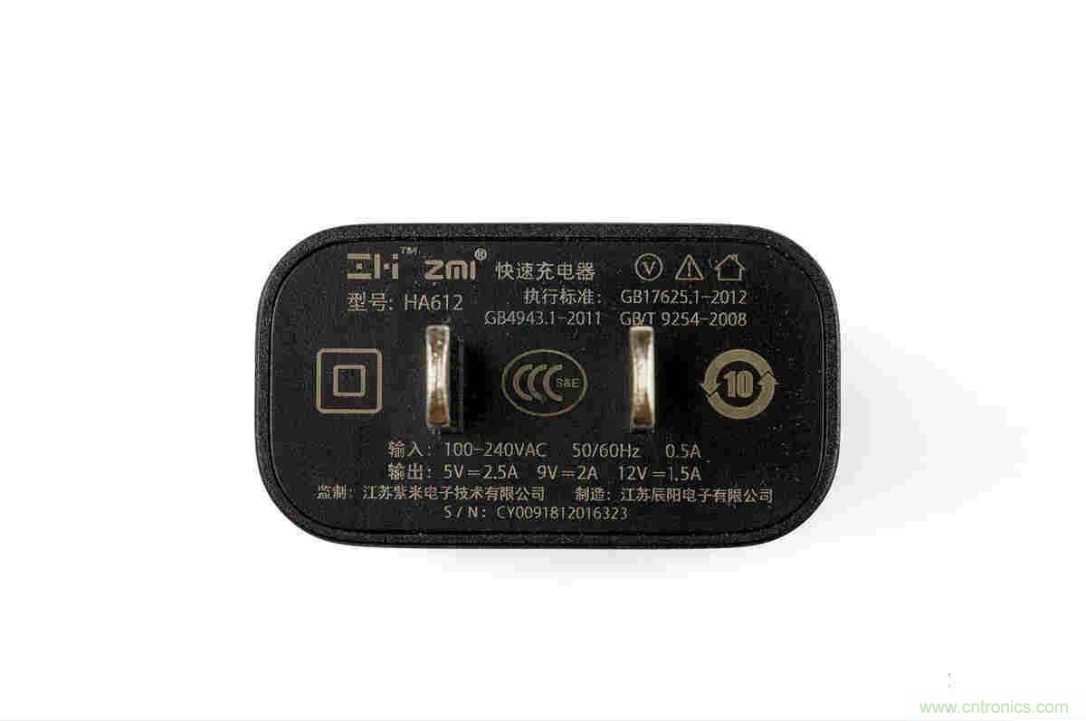 拆解對(duì)比：系出同門，小米、紫米無(wú)線充電器的差別有多大？