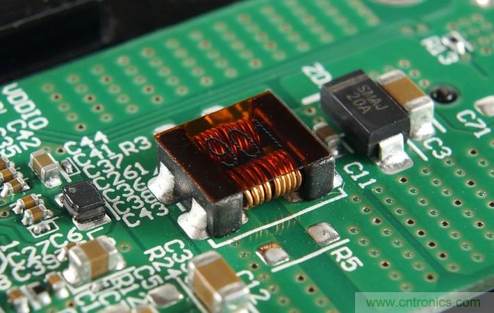 拆解對(duì)比：系出同門，小米、紫米無(wú)線充電器的差別有多大？