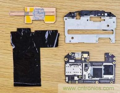 拆解黑鯊手機(jī)：多級(jí)直觸一體式液冷系統(tǒng)有什么門道？