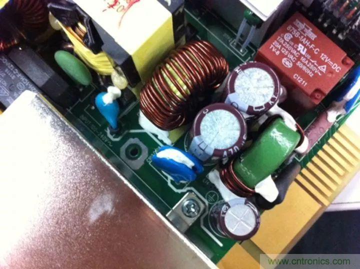 了解電容，讀這一篇就夠了