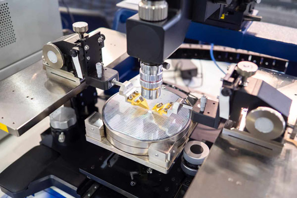 別再只盯著光刻機(jī)了！自動(dòng)化測(cè)試對(duì)于芯片制造同樣重要